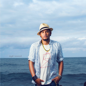 白丝少萝❌❌自慰涶水机
